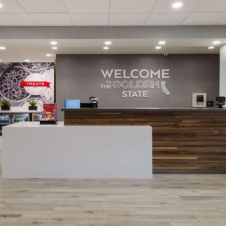 Hampton Inn Concord Exterior photo