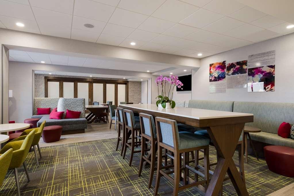 Hampton Inn Concord Restaurant photo