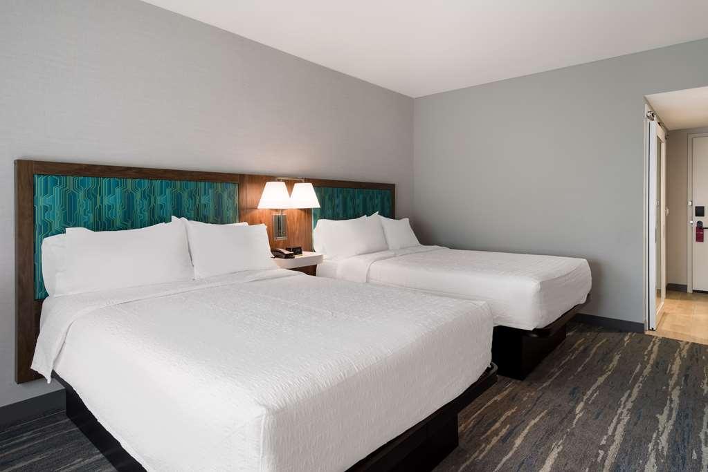 Hampton Inn Concord Room photo