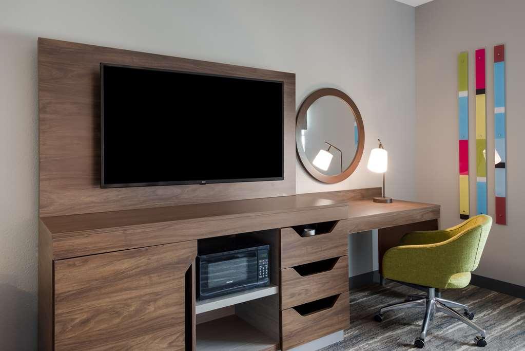 Hampton Inn Concord Room photo