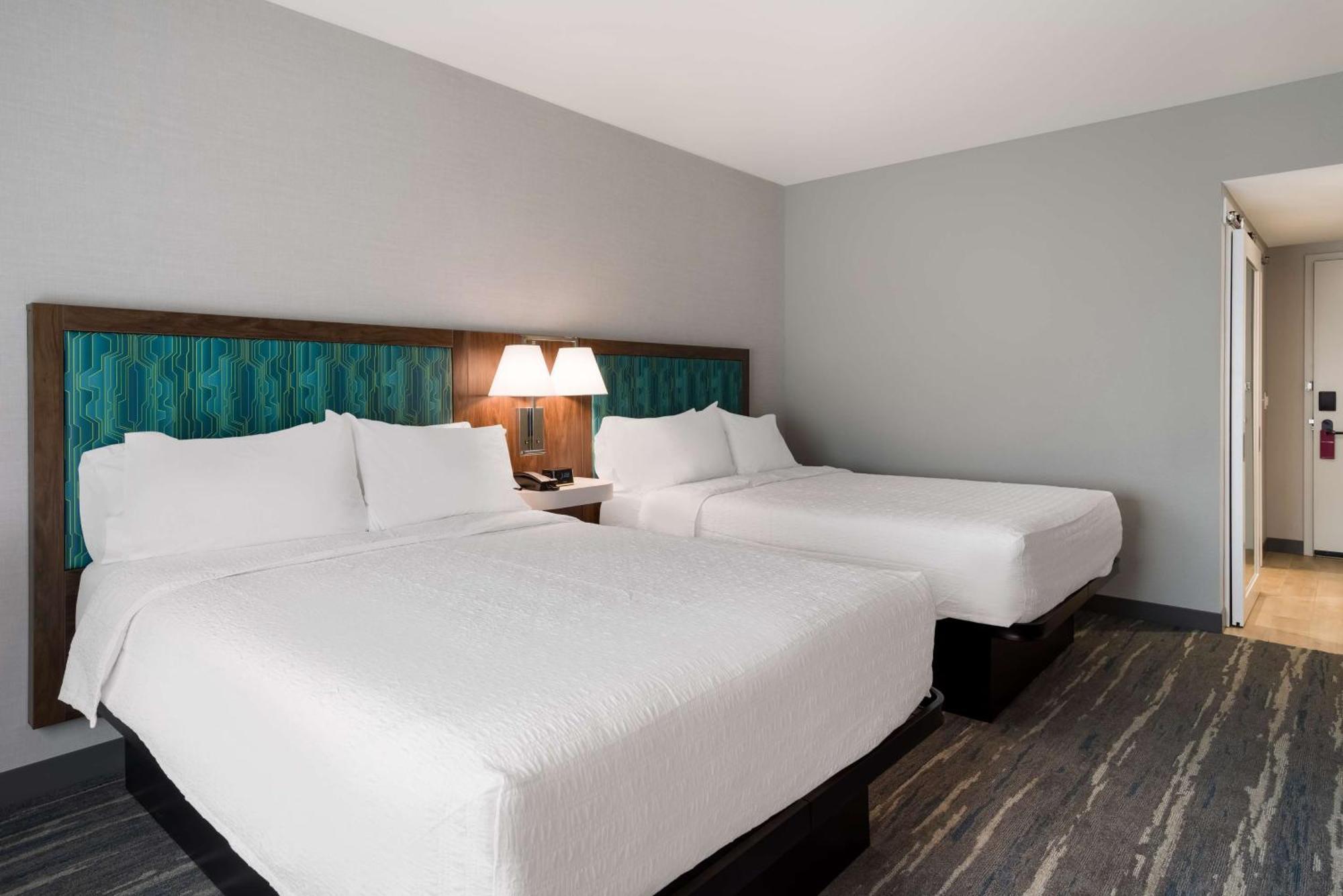 Hampton Inn Concord Exterior photo
