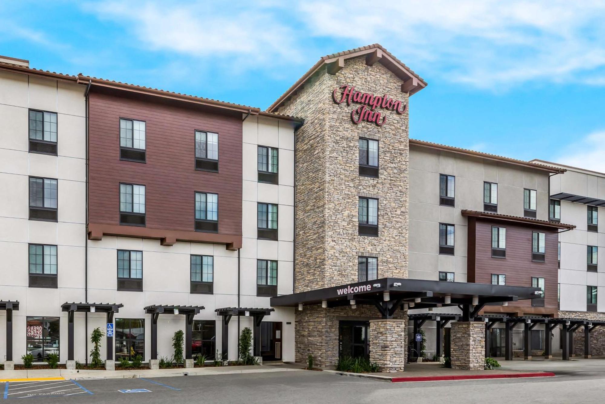 Hampton Inn Concord Exterior photo